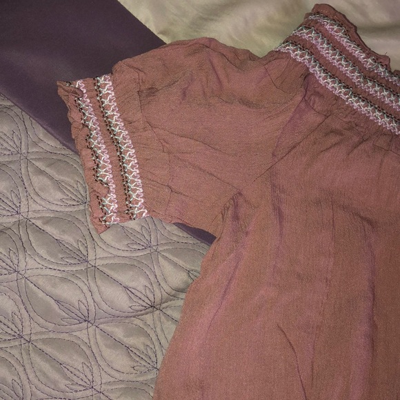 Off the Shoulder Top - Picture 3 of 3